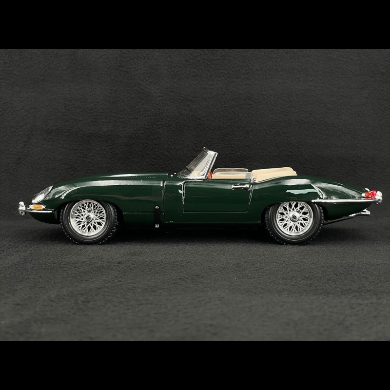 Burago - JAGUAR TYPE E CABRIOLET 1961 ECHELLE 1/18EME BURAGO SUR SOCLE