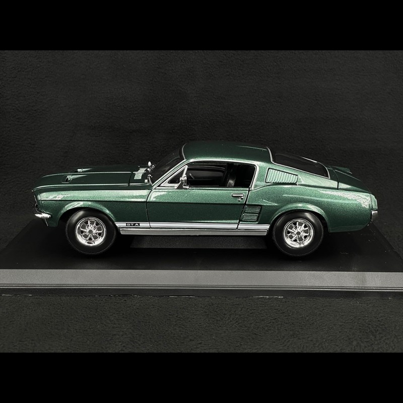 Ford Mustang GTA Fastback 1967 Bullit Steve McQueen Holly Green 1