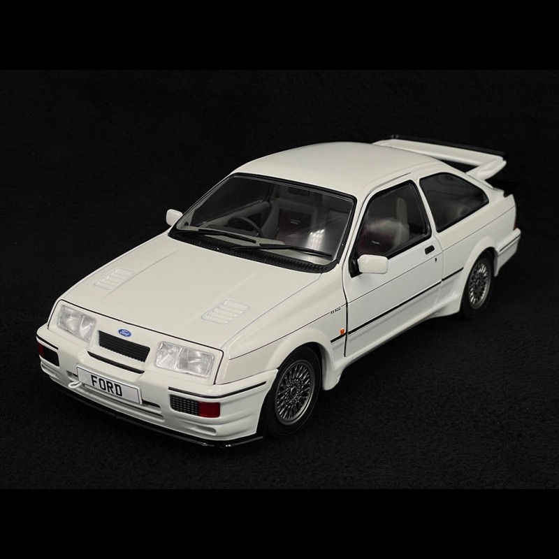 ソリド 1/18 フォード シエラ RS500 1987 ライトブルーメタリック 開閉