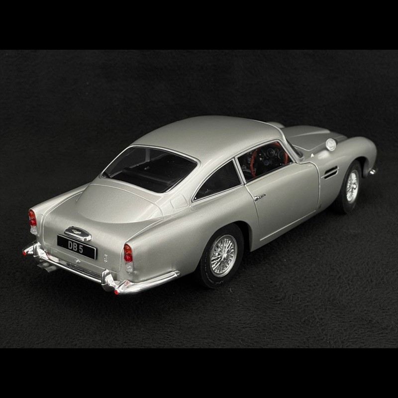 Aston Martin Db5 1964 Silver Birch 1 18 Solido S1807101