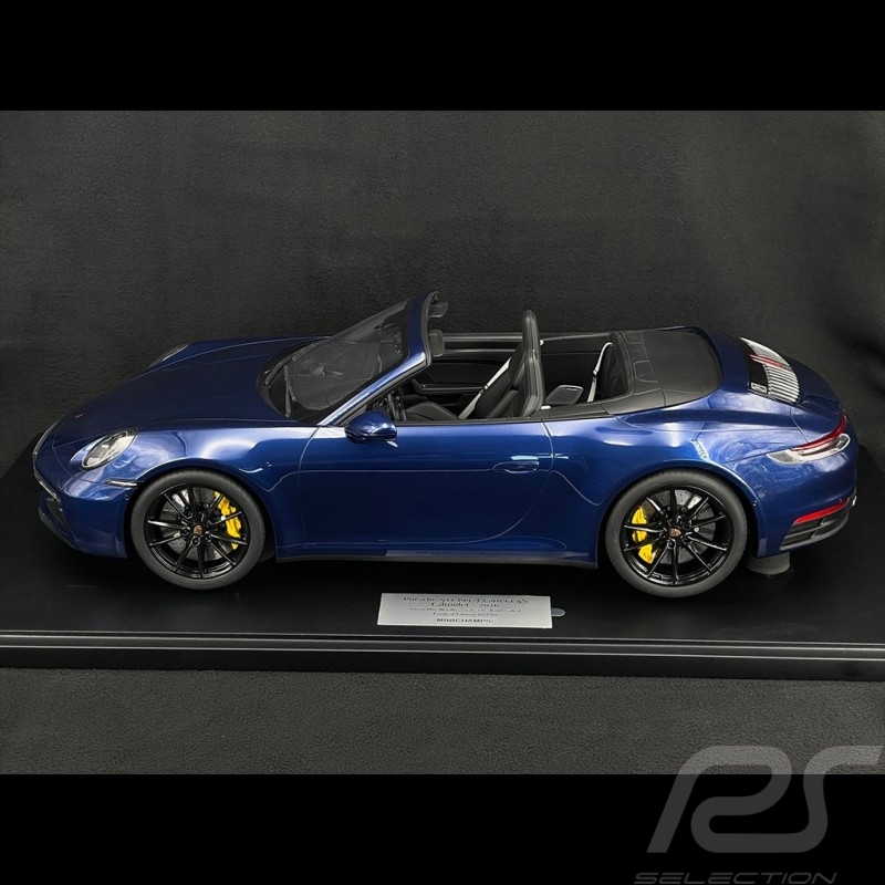 Porsche 911 Carrera 4S Cabriolet Type 992 2020 Gentian Blue Metallic 1/8  Minichamps 800662000