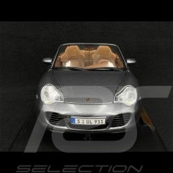 Porsche 911 Carrera 4S Cabriolet type 996 2004 Metallic Grey 1/18 Maisto 31661