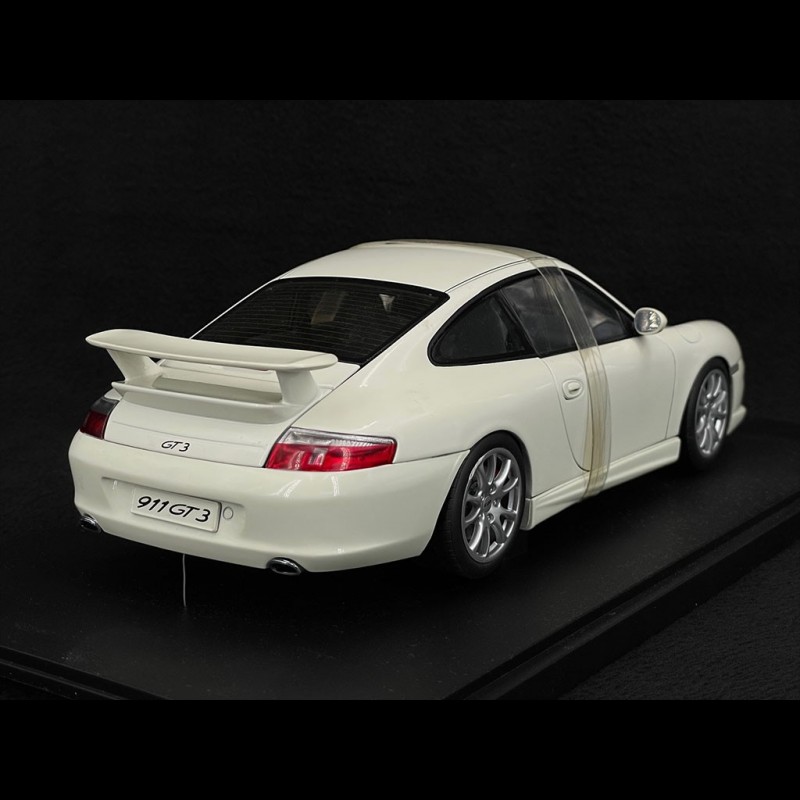 Porsche 911 GT3 type 996 2003 Carrara White 1/18 AutoArt 77942