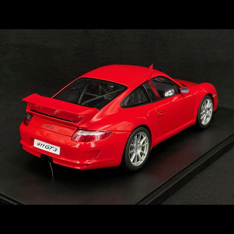 Porsche 911 GT3 Type 997 2007 Guards Red 1/18 AutoArt 77996