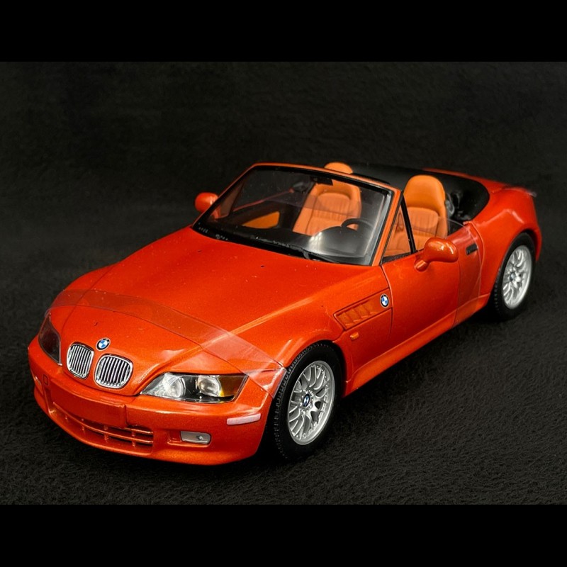 BMW Z3 Roadster 2.8 1999 Orange 1/18 UT Models 20442