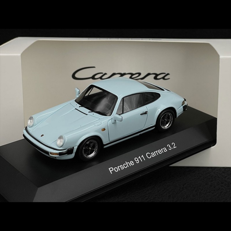 Porsche 911 Carrera 3.2 1984 Glacier blue 1/43 Spark MAP02002817