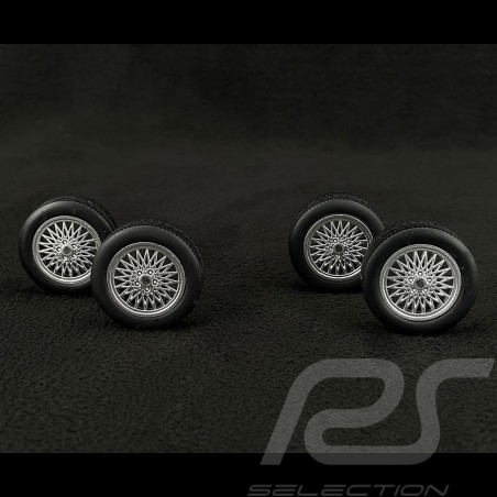 Juego de 4 llantas Porsche...