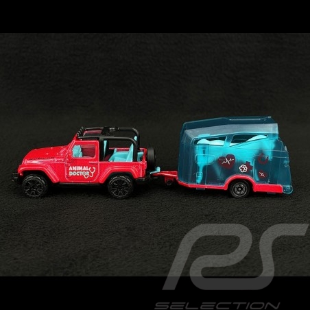 Jeep Wrangler con remolque...