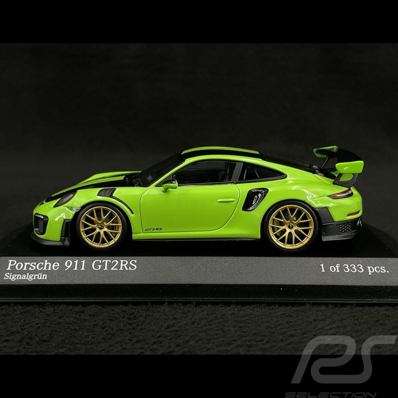 Porsche 911 GT2 RS Type 991 Weissach Package 2018 Signalgrün / Schwarze Streifen 1/43 Minichamps 413067283