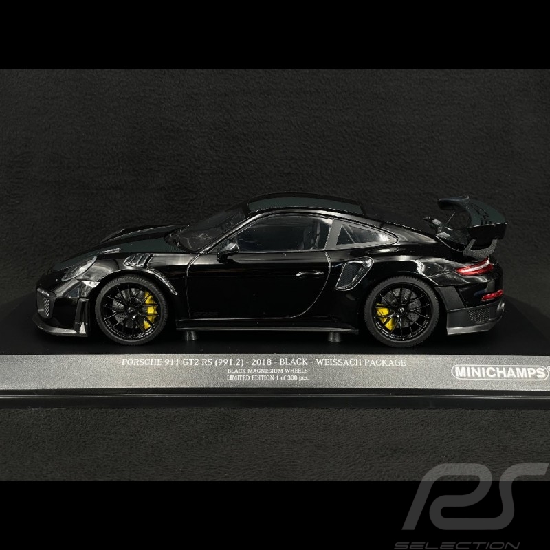 Porsche 911 GT2 RS Type 991 Weissach Package 2018 Noir 1/18 Minichamps 153068321