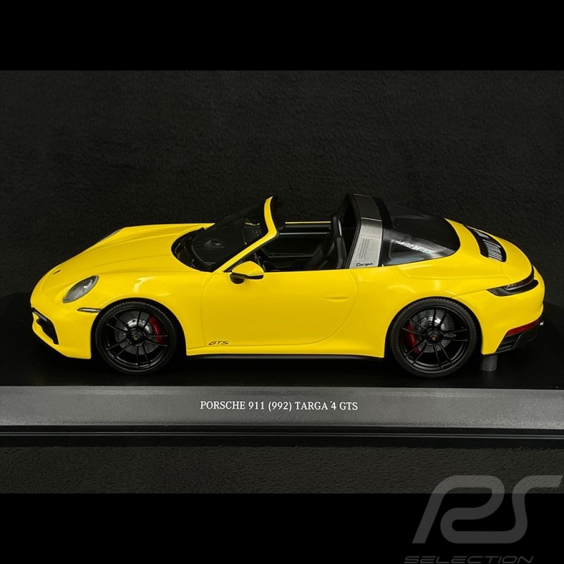 Porsche 911 Targa 4 GTS Type 992 2021 Racinggelb 1/18 Minichamps 153061064
