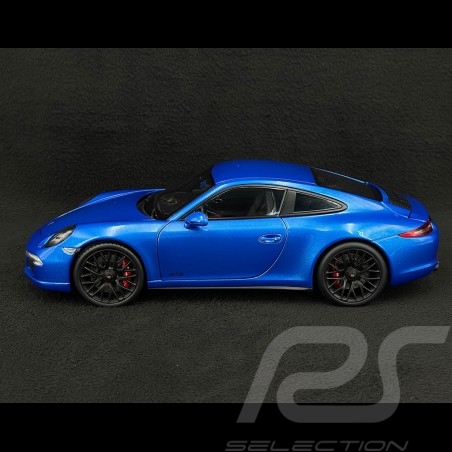 Porsche 911 Carrera GTS...