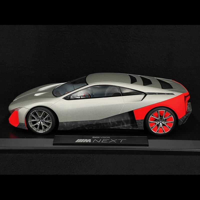 BMW Vision M Next 2019 Silber / Schwarz / Rot 1/18 NZG 80435A072D8