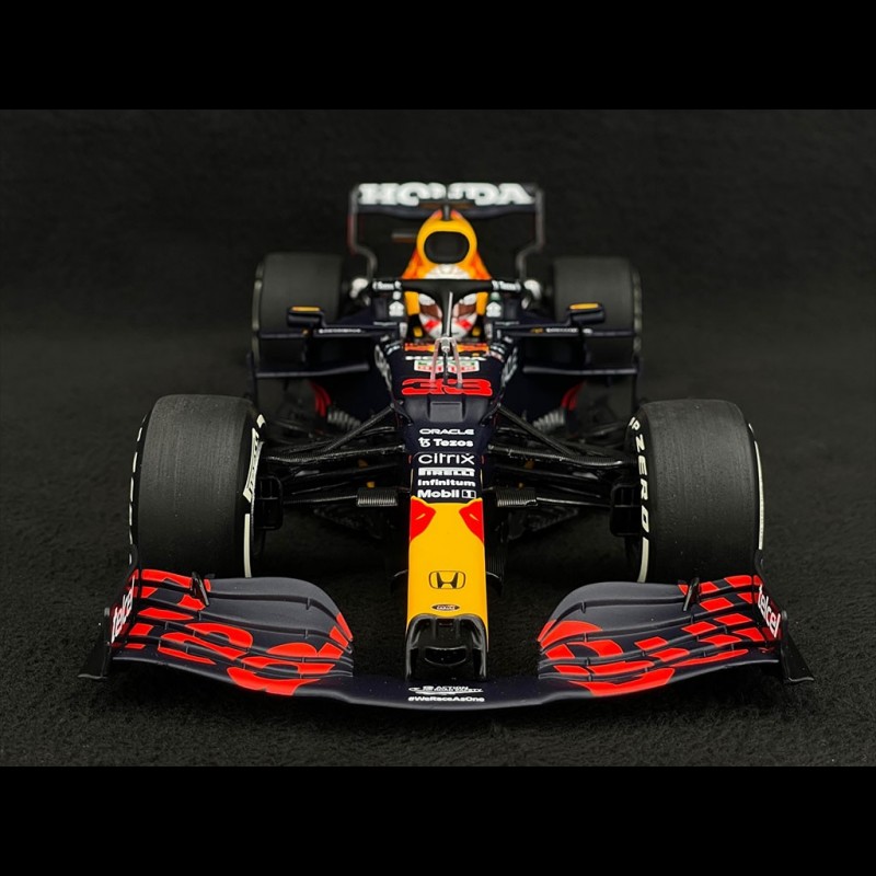 Max Verstappen Red Bull Racing Honda RB16B n° 33 Winner GP Abu Dhabi 2021 &  World Champion 2021 1/18 Minichamps 110212333