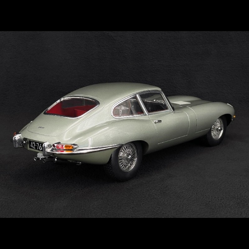 Jaguar E-type Coupé 1964 Opalescent grey metallic 1/12 Norev 122711