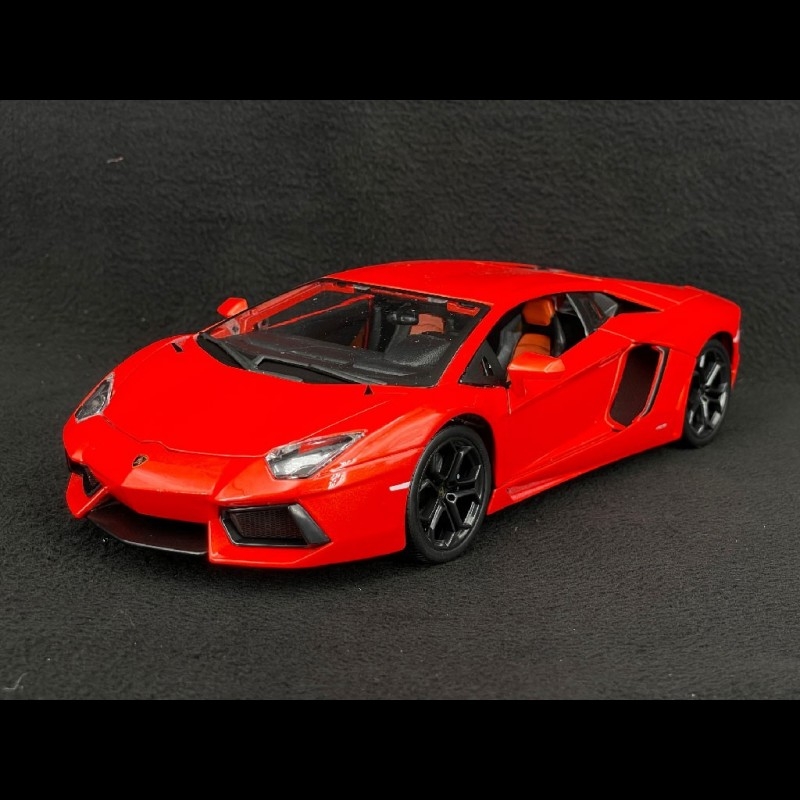 Burago 1/18 – Lamborghini Aventador LP700-4 – Rouge – Réf 18-11033 – Occasion