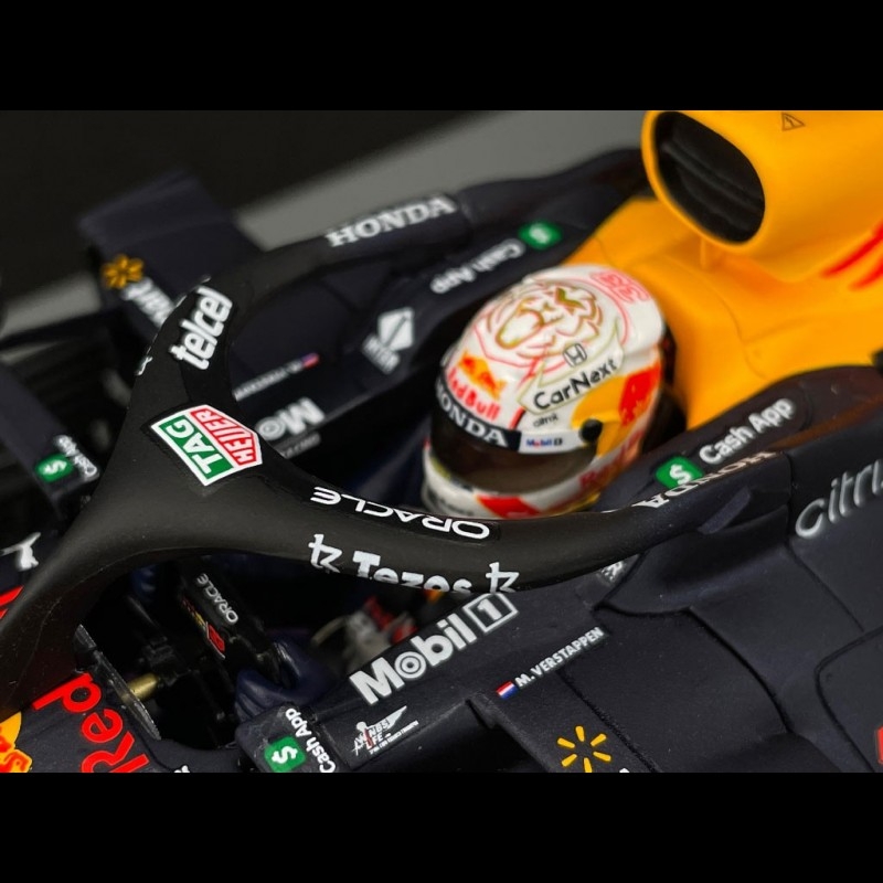 Max Verstappen Red Bull Racing RB16B n° 33 Winner F1 GP Abu Dhabi