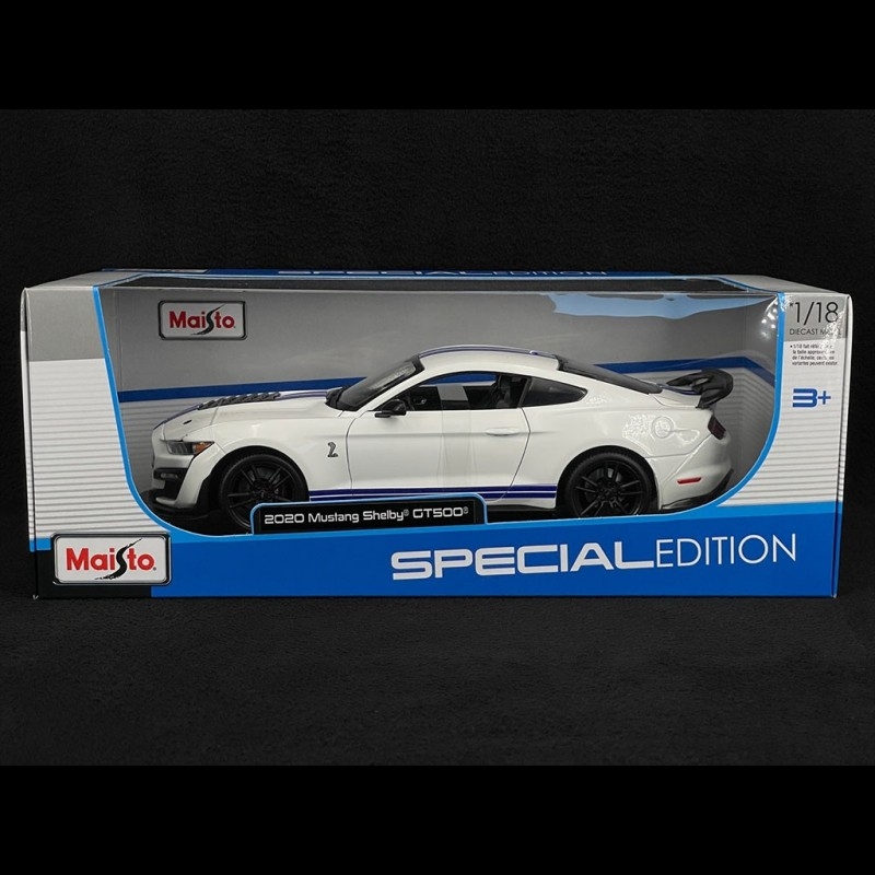 Ford Mustang Shelby GT 500 2020 White / Blue 1/18 Maisto 31452