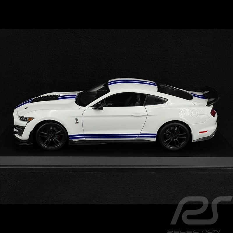 Ford Mustang Shelby GT 500 2020 Blanc / Bleu 1/18 Maisto 31452 Ford Mustang Shelby GT 500 2020 Blanc / Bleu 1/18 Maisto 31452