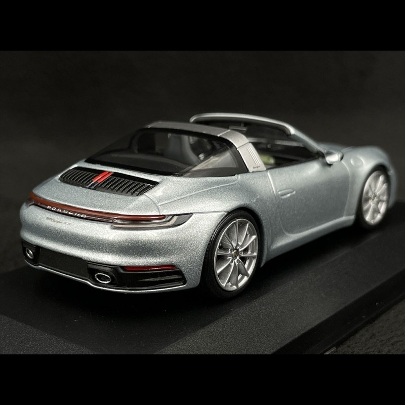 Porsche 911 Targa 4S Type 992 2020 Dolomite Silver 1/43 Minichamps