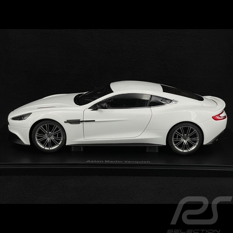 Aston Martin Vanquish 2015 Weiß 1/18 Autoart 70250