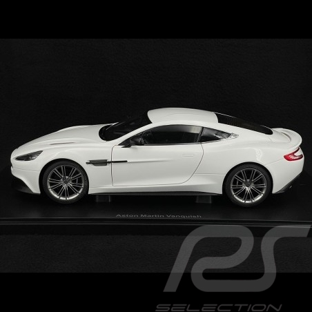 Aston Martin Vanquish 2015...