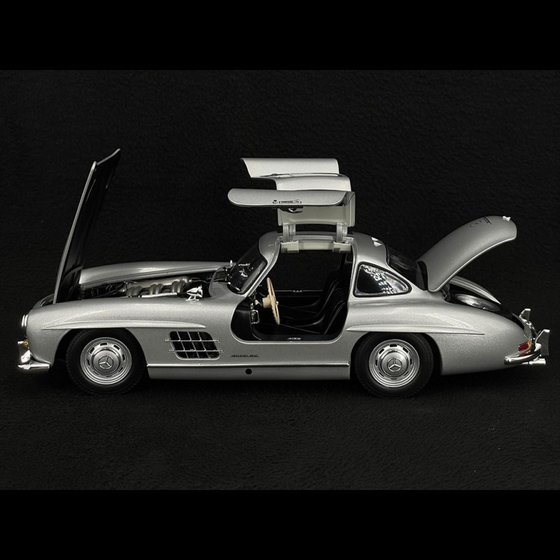 Mercedes-Benz 300 SL 1954 „Silver BBURAGO 1:18 Special Collection NEU / MINT