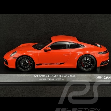 Porsche 911 Carrera 4S...