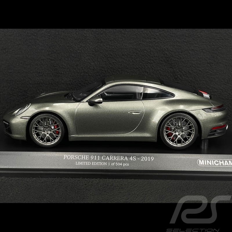 Porsche 911 Carrera 4S Coupe Type 992 2019 Aventuragrün Metallic 1/18 Minichamps 155067328 Porsche 911 Carrera 4S Coupe Type 992 2019 Aventuragrün Metallic 1/18 Minichamps 155067328