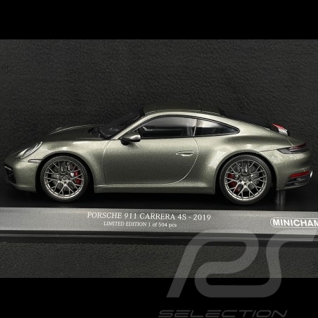 Porsche 911 Carrera 4S...