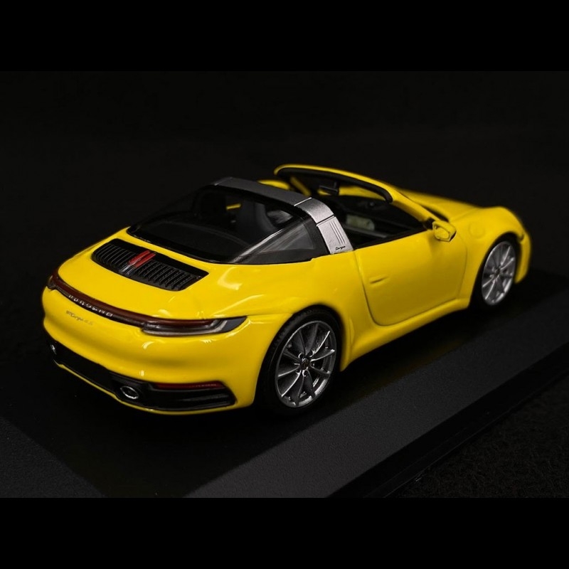 ミニチャンプス 1/43 ポルシェ 911 992 カレラ 4S クーペ 2019