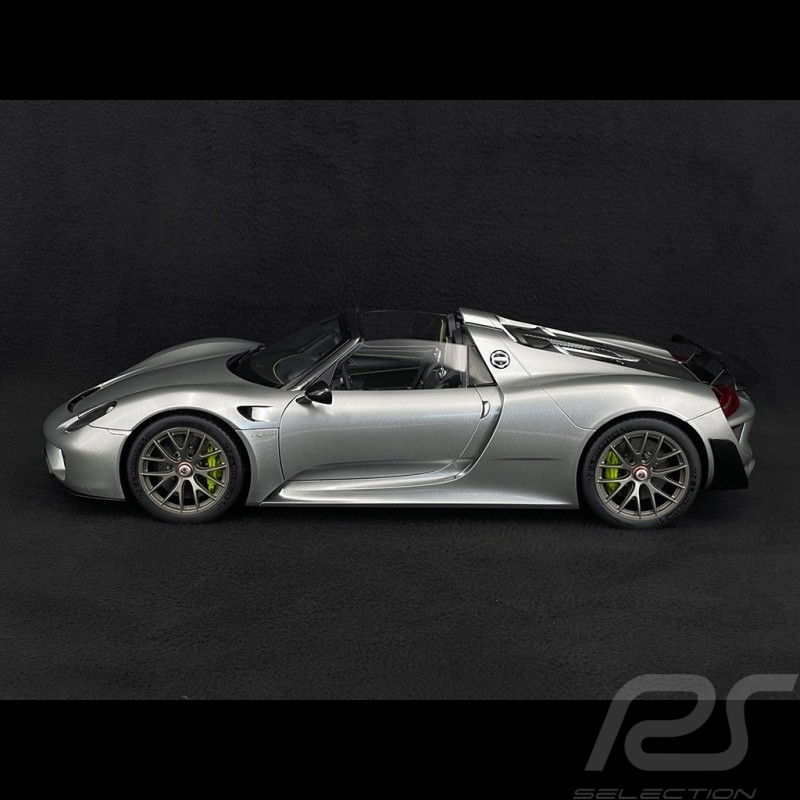 Porsche 918 Spyder Weissach Package 2013 Argent GT 1/12 Autoart 12123