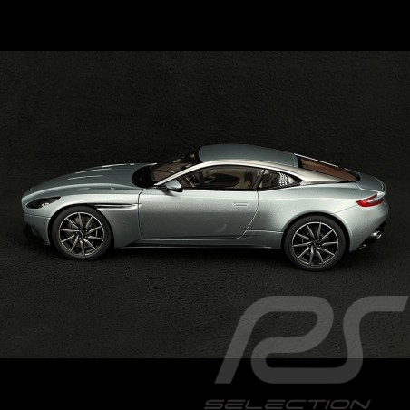 Aston Marton DB11 2017...