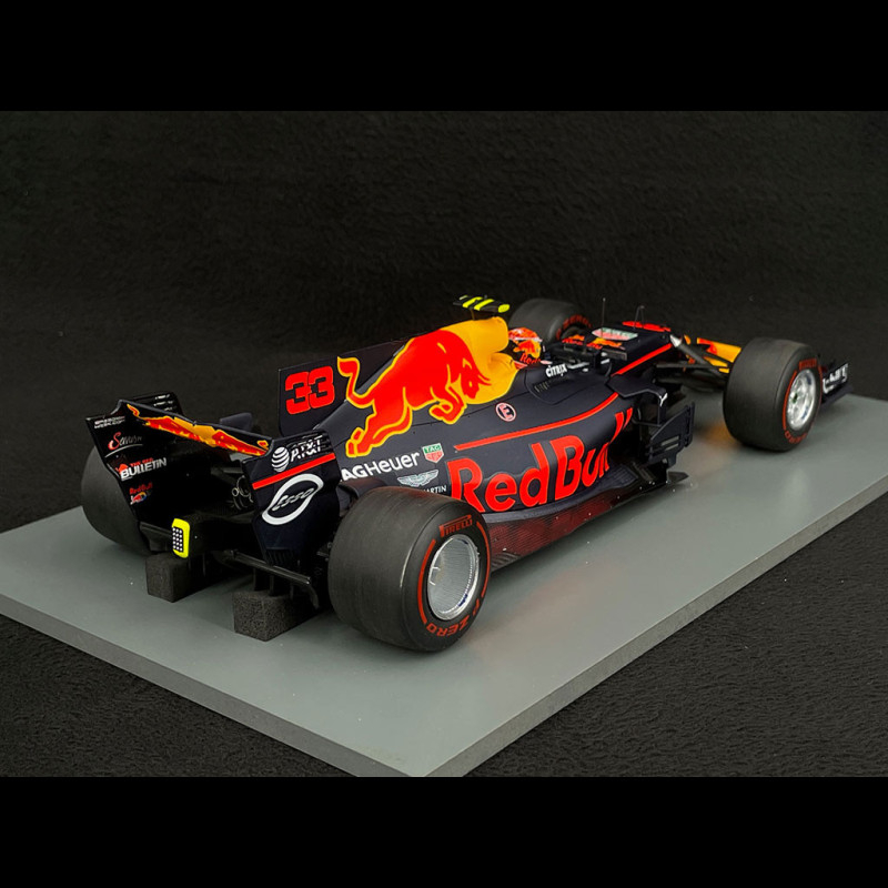 Max Verstappen Red Bull Racing RB13 n° 33 Winner GP Malaysia 2017 F1 1/18  Spark 18S311