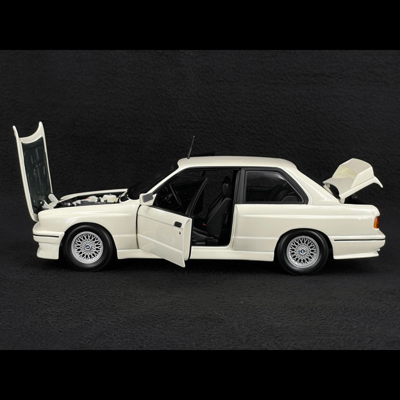BMW M3 E30 1987 White 1/18 Minichamps 180020307