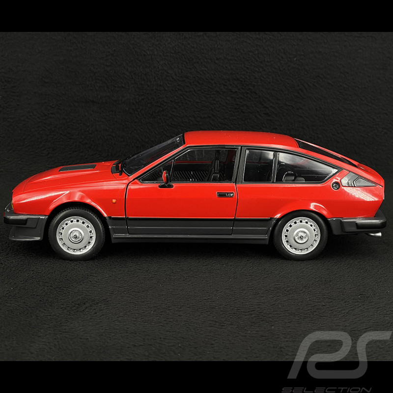 Alfa Romeo GTV6 1984 Rot 1/18 Solido S1802301