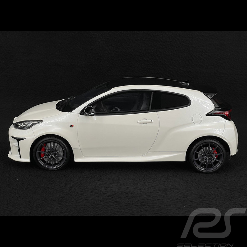 Toyota Yaris GR 2021 Platinum White Pearl 1/18 Ottomobile OT424