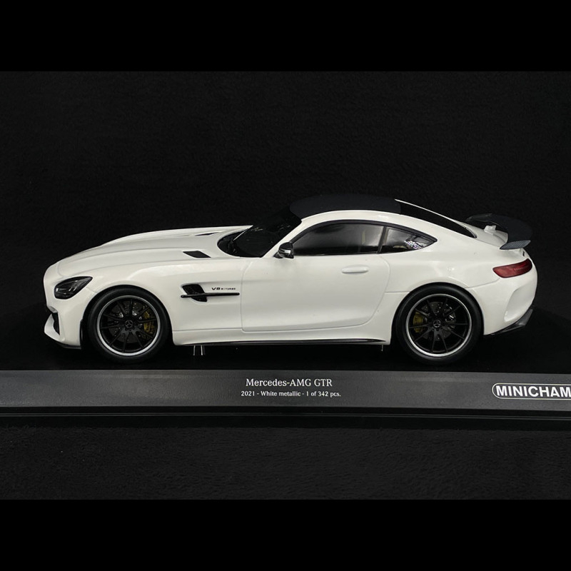 Mercedes-AMG GT R 2021 White Metallic 1/18 Minichamps 155036028