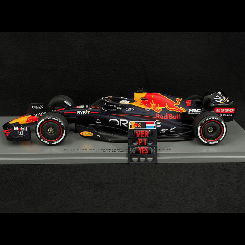 Max Verstappen Red Bull Racing RB18 n° 1 Winner GP Saudi Arabia