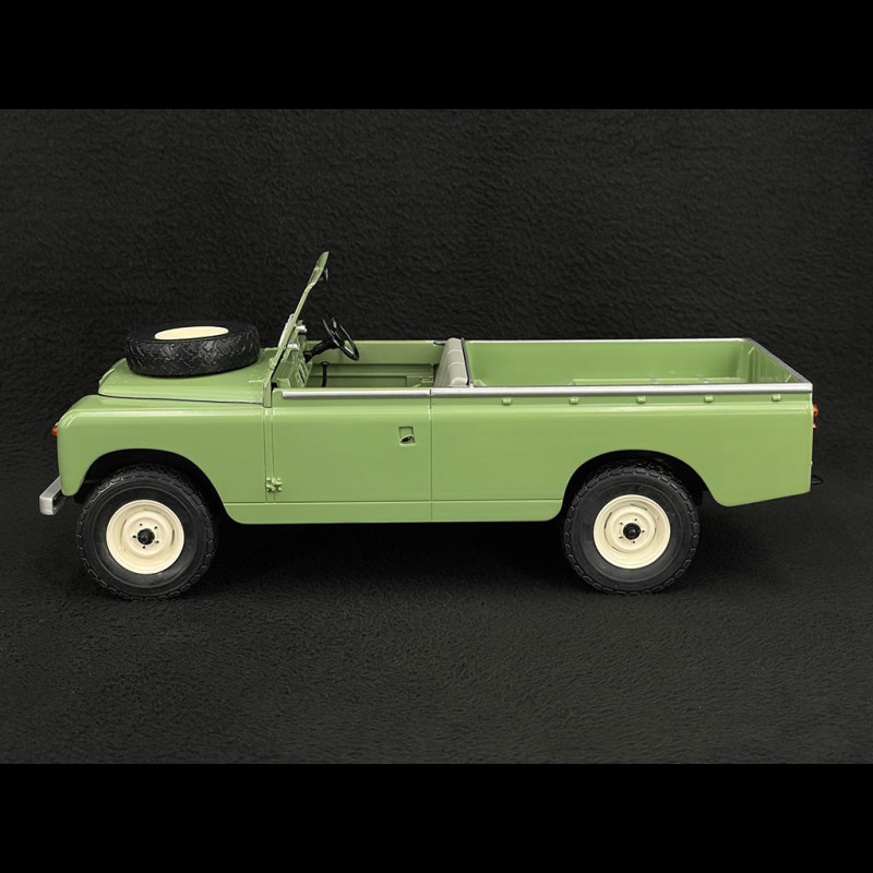 Land Rover 109 Pick-Up 1959 Metallic Green 1/18 ModelCar Group MCG18093