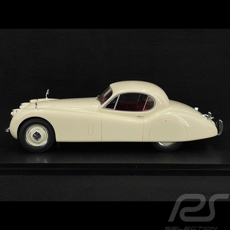 Jaguar XK120 FHC 1951 Kremeweiß 1/18 Cult Scale CML182-1