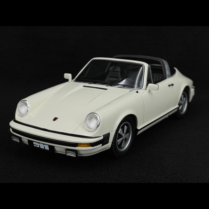 Porsche 911 Targa 2.7 1977 Grand Prix White 1/18 Schuco 450025700