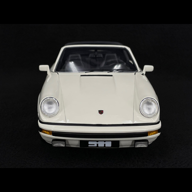 Porsche 911 Targa 2.7 1977 Grand Prix White 1/18 Schuco 450025700