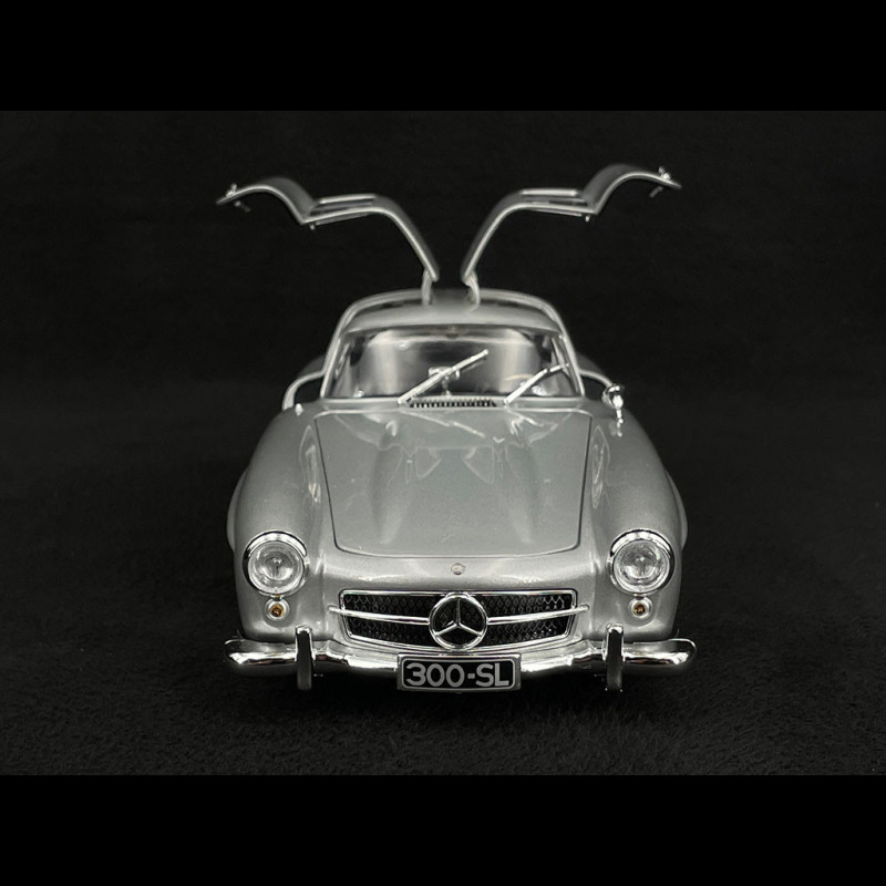 Mercedes 300 SL type W198 gullwing doors 1955 Silver grey 1/18 Minichamps  110037210