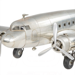 Avion Douglas DC3 1935 avec socle Aluminium 1/15 AP455