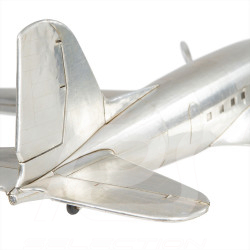 Flugzeug Douglas DC3 1935 mit Aluminiumsockel 1/15 AP455