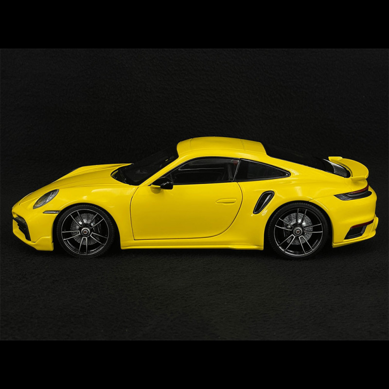 Porsche 911 Turbo S Coupé Sport Design Type 992 2021 Racinggelb 1/18