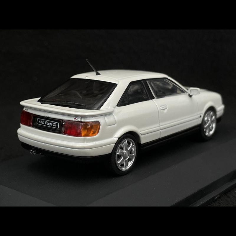 Solido 1:43 Audi S8 (D3) 5.2l V10 Year 2010 Red S4313304 Model Car...