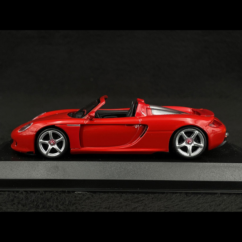 PORSCHE CARRERA GT 2003 Rouge MINICHAMPS 1:43 de reference 430 062632