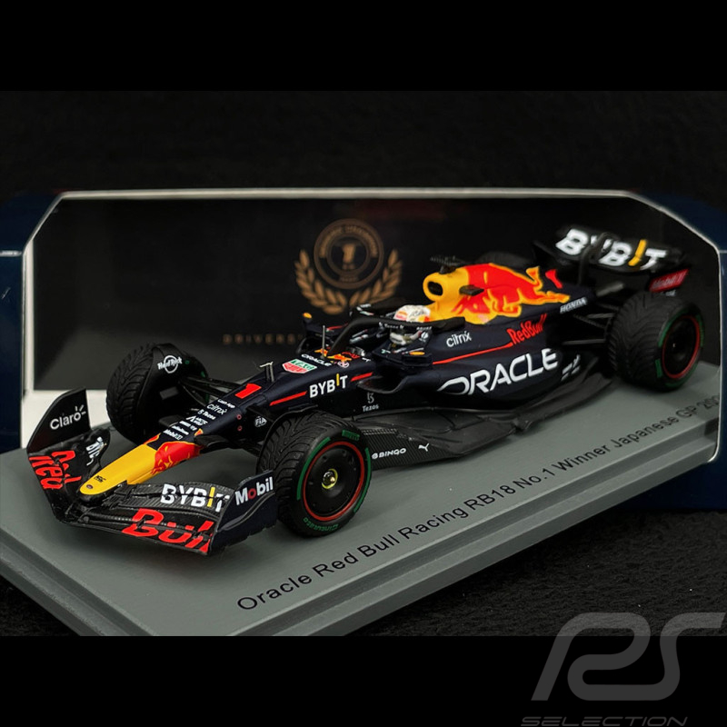Max Verstappen Red Bull Racing RB18 n° 1 Winner GP Japan 2022